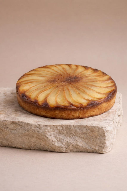 Perentaart met noten en gedroogd fruit